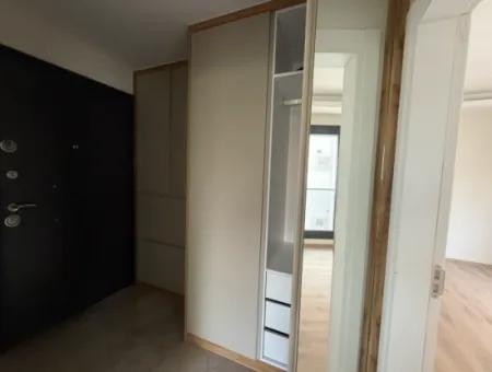 Neue 11-Wohnung Zum Verkauf Mit Offener Fassade, Grossem Balkon Und Garderobe In Seferihisar Camike