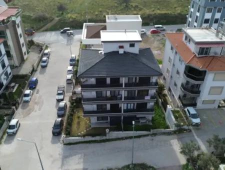 Neue 11-Wohnung Zum Verkauf Mit Offener Fassade, Grossem Balkon Und Garderobe In Seferihisar Camike