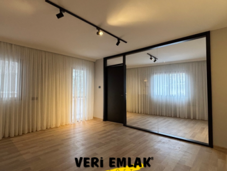 1 1 Kostenlose Wohnung Zum Verkauf Mit Parkplatz Im Viertel Alsancak Kültür Park!