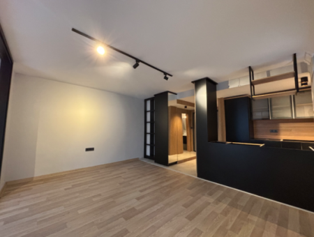 1 1 Kostenlose Wohnung Zum Verkauf Mit Parkplatz Im Viertel Alsancak Kültür Park!