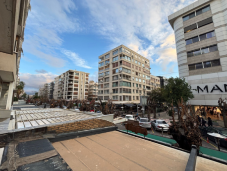 Zentral Gelegen, Geräumig Und Nützlich 4:1-Wohnungen Zur Miete In Der Mustafa Enver Bey Street In Alsancak.