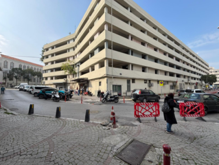 1000 M² Komplettes Gebäude Zur Mietung In Der Nähe Des Konak Kemeralti-Eingangs!