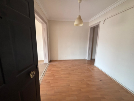 Alsancak Kıbrıs Şehitleri Straße Über Dem Lagerhaus 3. Stock Büro/Büro Zu Mieten