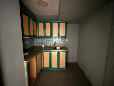 3. Stock Büro Zur Miete In Der Alsancak Kıbrıs Şehitleri-Straße