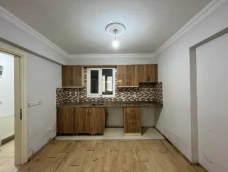 3 1 Wohnung Zum Verkauf Auf Dem Seferihisar-Marktplatz Mit Terrasse Und Balkon