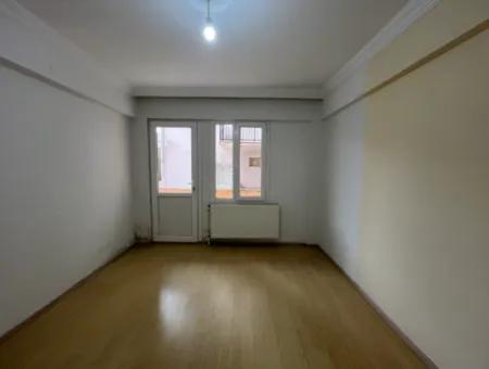 3 1 Wohnung Zum Verkauf Auf Dem Seferihisar-Marktplatz Mit Terrasse Und Balkon