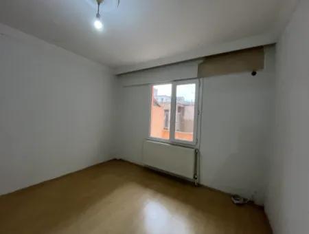 3 1 Wohnung Zum Verkauf Auf Dem Seferihisar-Marktplatz Mit Terrasse Und Balkon