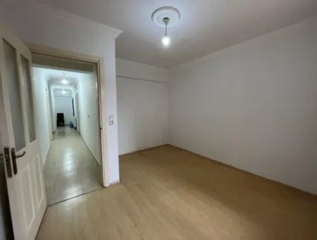 3 1 Wohnung Zum Verkauf Auf Dem Seferihisar-Marktplatz Mit Terrasse Und Balkon