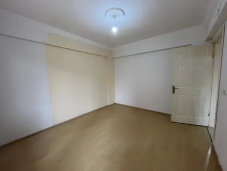 3 1 Wohnung Zum Verkauf Auf Dem Seferihisar-Marktplatz Mit Terrasse Und Balkon