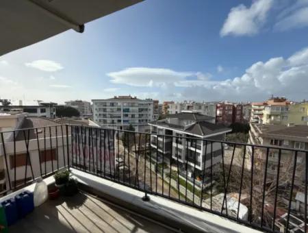 Seferihisar Camikebir Viertel – Im Zentrum, 11-Wohnung Mit Balkon Zum Verkauf