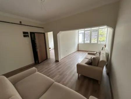 In Der Nähe Des Alsancak State Hospital 2 1 Gut Gepflegte Wohnung Zur Miete