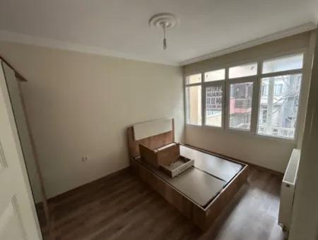 In Der Nähe Des Alsancak State Hospital 2 1 Gut Gepflegte Wohnung Zur Miete