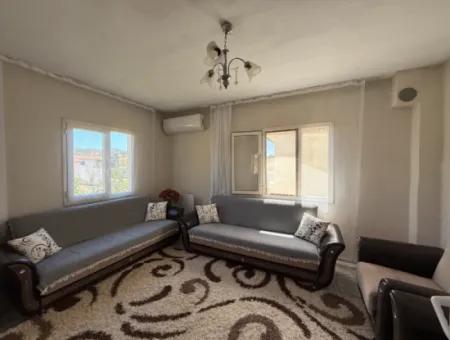 3 1 Wohnung Zum Verkauf In Ulamış Von Veri! Die Hälfte Des Einfamilienhauses Steht Zum Verkauf!