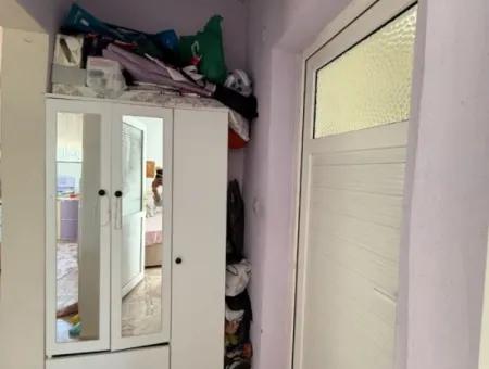 3 1 Wohnung Zum Verkauf In Ulamış Von Veri! Die Hälfte Des Einfamilienhauses Steht Zum Verkauf!