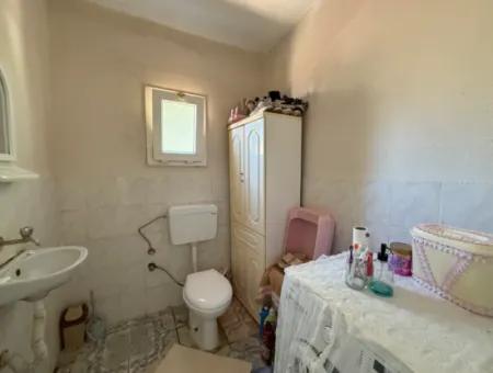 3 1 Wohnung Zum Verkauf In Ulamış Von Veri! Die Hälfte Des Einfamilienhauses Steht Zum Verkauf!