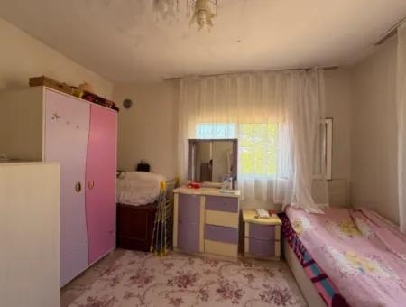3 1 Wohnung Zum Verkauf In Ulamış Von Veri! Die Hälfte Des Einfamilienhauses Steht Zum Verkauf!