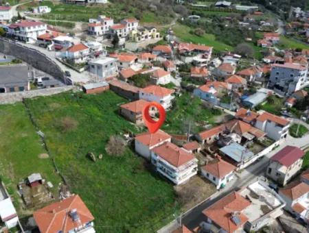 3 1 Wohnung Zum Verkauf In Ulamış Von Veri! Die Hälfte Des Einfamilienhauses Steht Zum Verkauf!