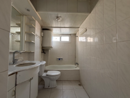 Ecke Gegenüber Des Alsancak State Hospital 2 1 Arbeitsplatz Zu Mieten / Büro