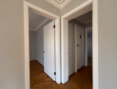 Ecke Gegenüber Des Alsancak State Hospital 2 1 Arbeitsplatz Zu Mieten / Büro