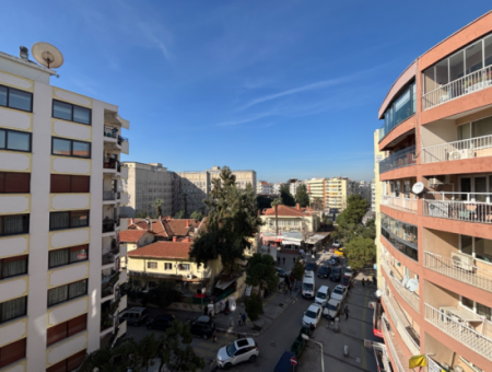 Ecke Gegenüber Des Alsancak State Hospital 2 1 Arbeitsplatz Zu Mieten / Büro