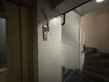 Ecke Gegenüber Des Alsancak State Hospital 2 1 Arbeitsplatz Zu Mieten / Büro