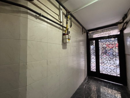 Ecke Gegenüber Des Alsancak State Hospital 2 1 Arbeitsplatz Zu Mieten / Büro