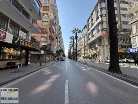 45 M² An Der Alsancak Talatpaşa Boulevard, Opportunity Mietshop Mit Wc