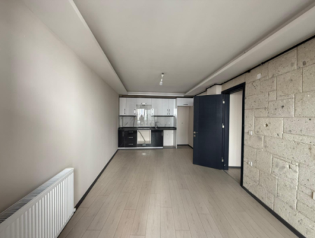 1 1 Wohnung Zur Miete Im Stadtzentrum In Seferihisar Camikebir