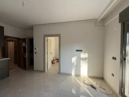 Brandneue 11Er-Wohnung Zum Verkauf Mit Modernem Design In Seferihisar Çolakibrahim
