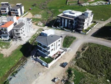 Brandneue 11-Wohnung Mit Gartennutzung Im Viertel Seferihisar Çolakibrahimbey