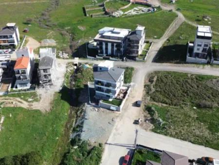 Brandneue 11-Wohnung Mit Gartennutzung Im Viertel Seferihisar Çolakibrahimbey