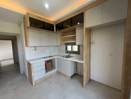 Brandneue 11-Wohnung Mit Gartennutzung Im Viertel Seferihisar Çolakibrahimbey