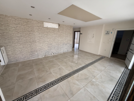 Büro/Büro Mit Aufzug In Der Narlidere Mithatpaşa-Strasse