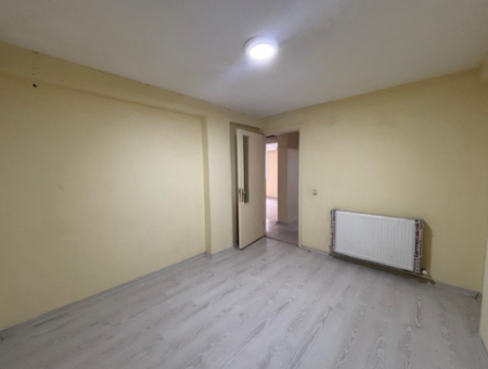 Alsancak Private Health Relative In Der 4. Etage 2 1 Kombi-Wohnung Zur Vermietung!