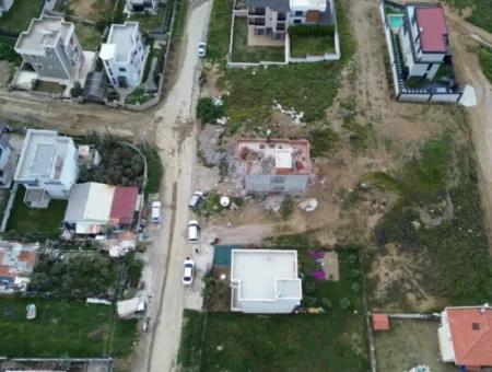 275 M² Villa-Grundstück Zum Verkauf In Seferihisar Akarca