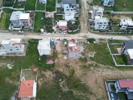 275 M² Villa-Grundstück Zum Verkauf In Seferihisar Akarca