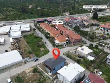 Neue Villa Mit Moderner Architektur In Seferihisar Tepecik