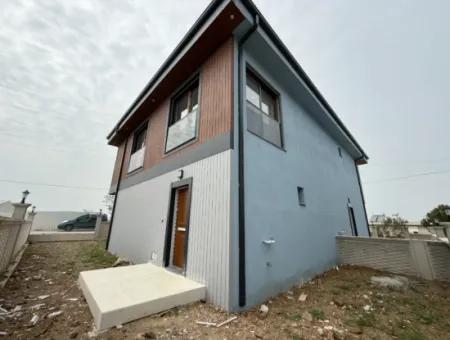 Neue Villa Mit Moderner Architektur In Seferihisar Tepecik