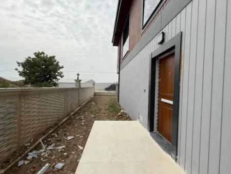 Neue Villa Mit Moderner Architektur In Seferihisar Tepecik