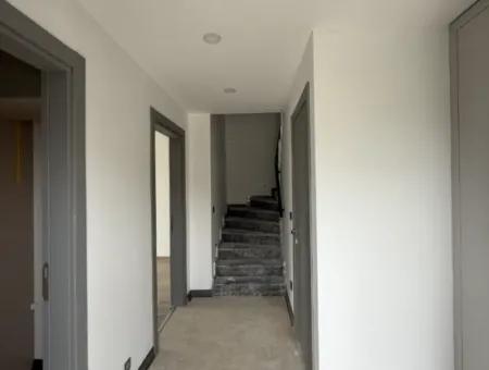 Neue Villa Mit Moderner Architektur In Seferihisar Tepecik