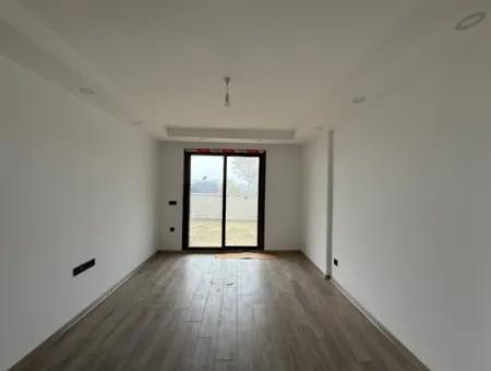 Neue Villa Mit Moderner Architektur In Seferihisar Tepecik