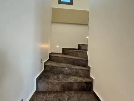 Oberes Segment Ultra Luxuriöse Freistehende Villa In Fußläufiger Entfernung Zum Meer In Seferihisar Akarca