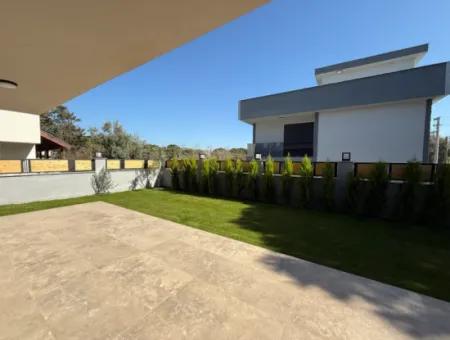 Oberes Segment Ultra Luxuriöse Freistehende Villa In Fußläufiger Entfernung Zum Meer In Seferihisar Akarca