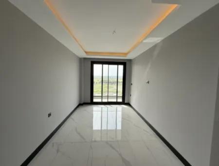 Corner Location 5 1 Villa Zum Verkauf Mit Pool In Bahçeşehir Von Veri!