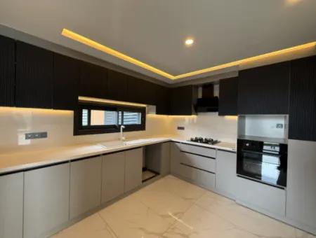 Villa Mit Freistehendem Pool Zur Miete Im Villa In Seferihisar Bahçeşehir