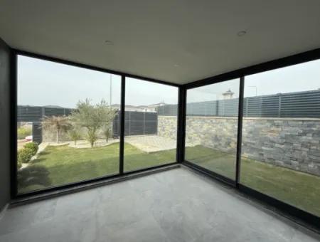 Villa Mit Freistehendem Pool Zur Miete Im Villa In Seferihisar Bahçeşehir