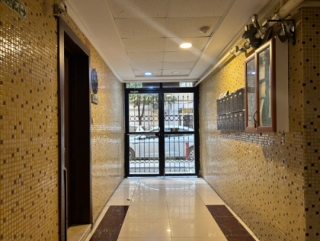 Wohnung Zur Vermietung Mit Erdgas 3 1 140 M² In Der Nähe Des Alsancak Trt-Gebäudes