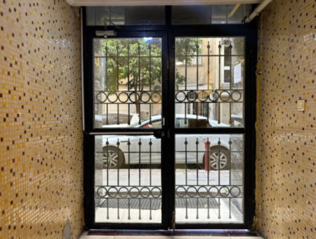 Wohnung Zur Vermietung Mit Erdgas 3 1 140 M² In Der Nähe Des Alsancak Trt-Gebäudes