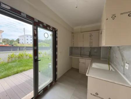 Neue Villa Zu Mieten Mit Garten, Veranda In Seferihisar Tepecik