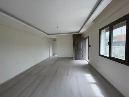 Neue Villa Zu Mieten Mit Garten, Veranda In Seferihisar Tepecik